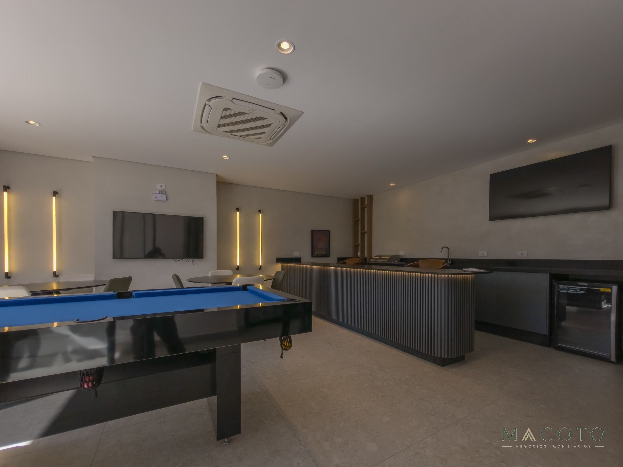 Sala de jogos do NEO House — foto 1