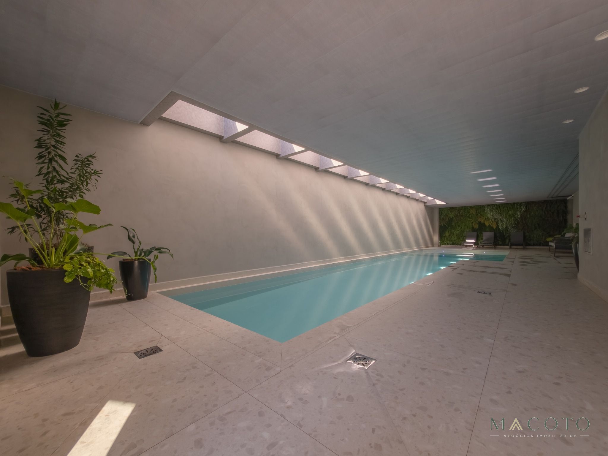 Piscina coberta do NEO House — foto 2