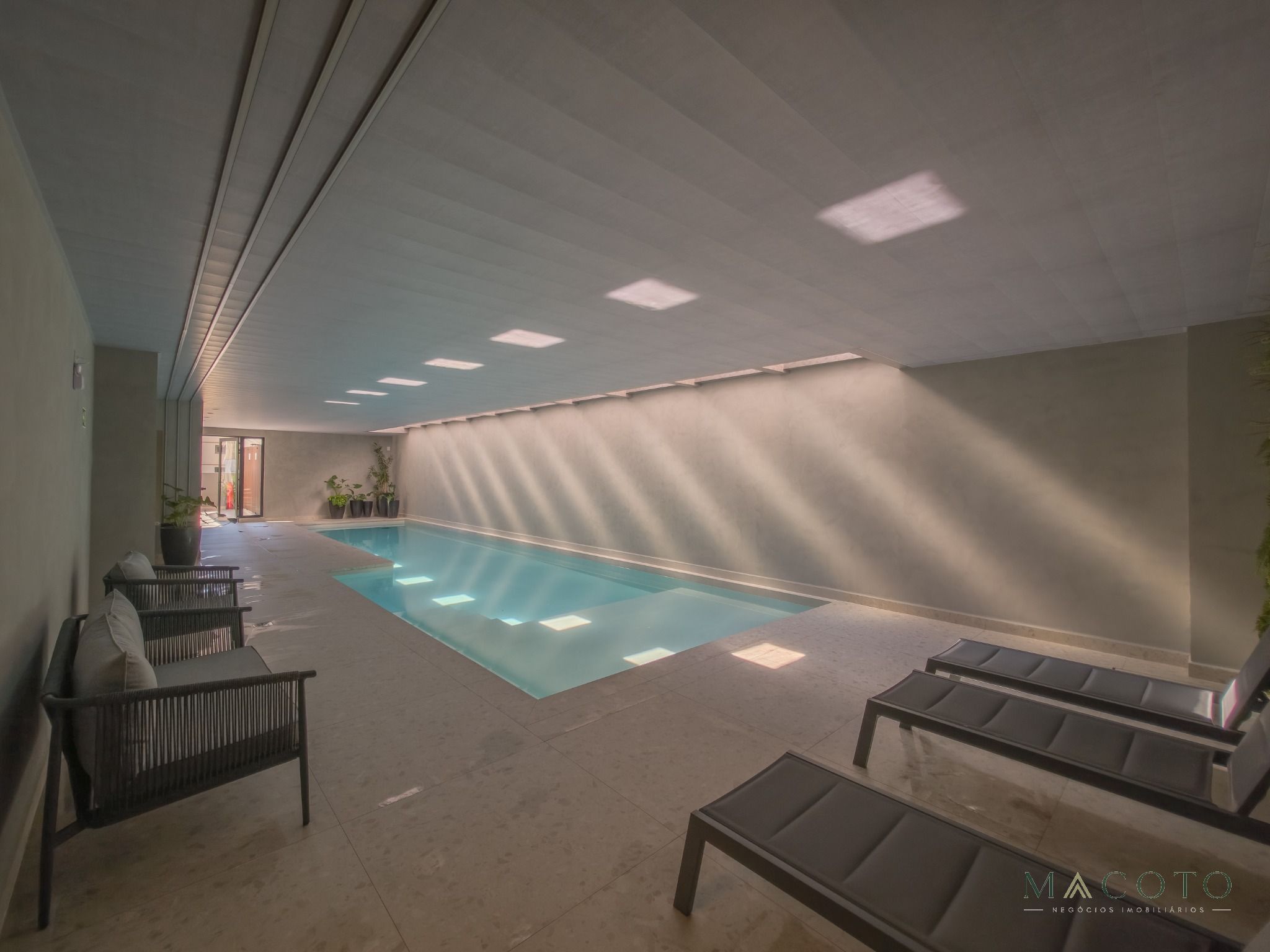 Piscina coberta do NEO House — foto 4